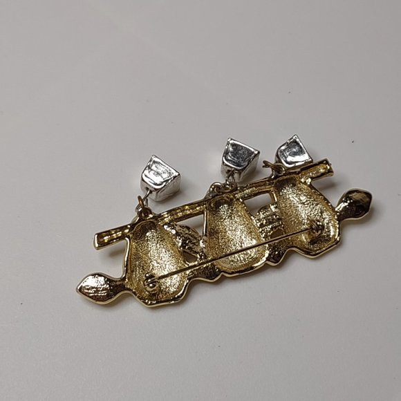 Vintage Gold Tone 3 Cows With Bells Brooch - Picture 11 of 13